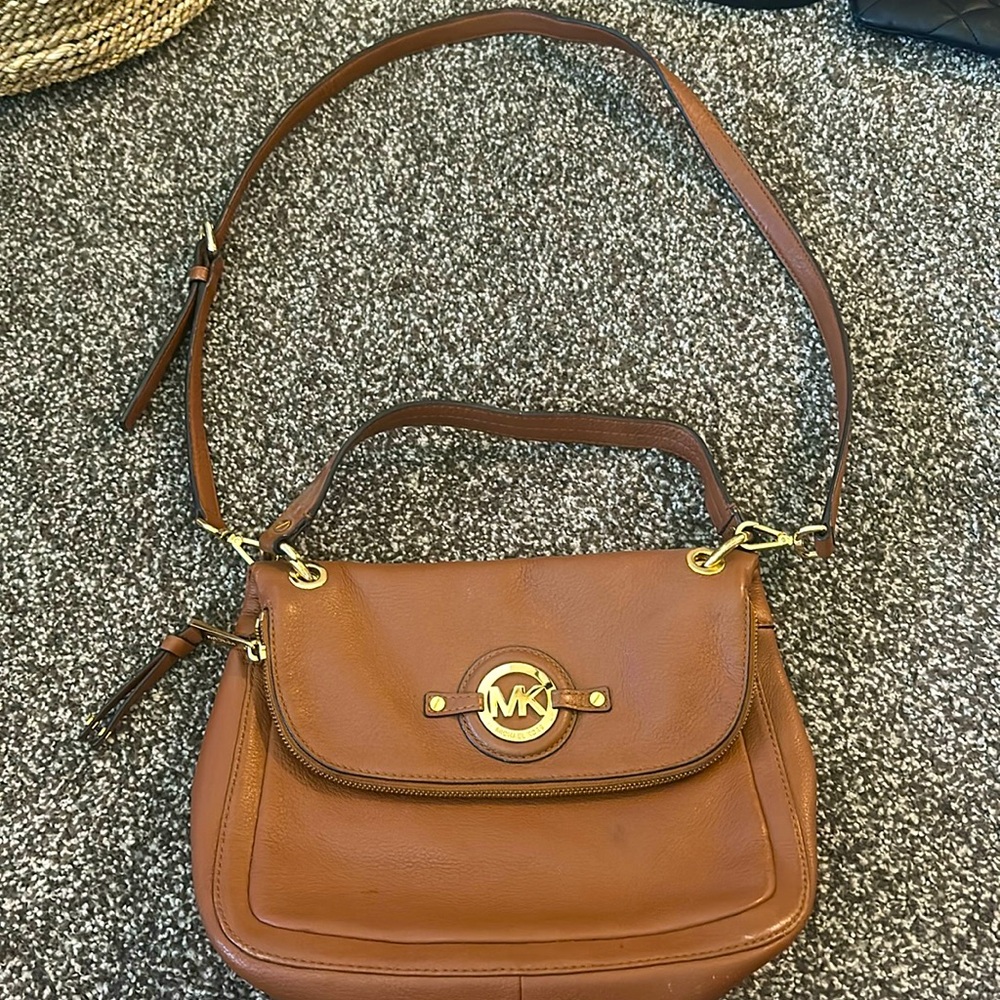 Michael kors tan over the shoulder crossbody purse